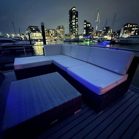 Yacht "X" - 44 Foot Modern Yacht On 5 Star Ocean Village Marina - Minutes Away From City Centre And Cruise Terminals, Free Parking ,Spa Package Available! サウサンプトン エクステリア 写真