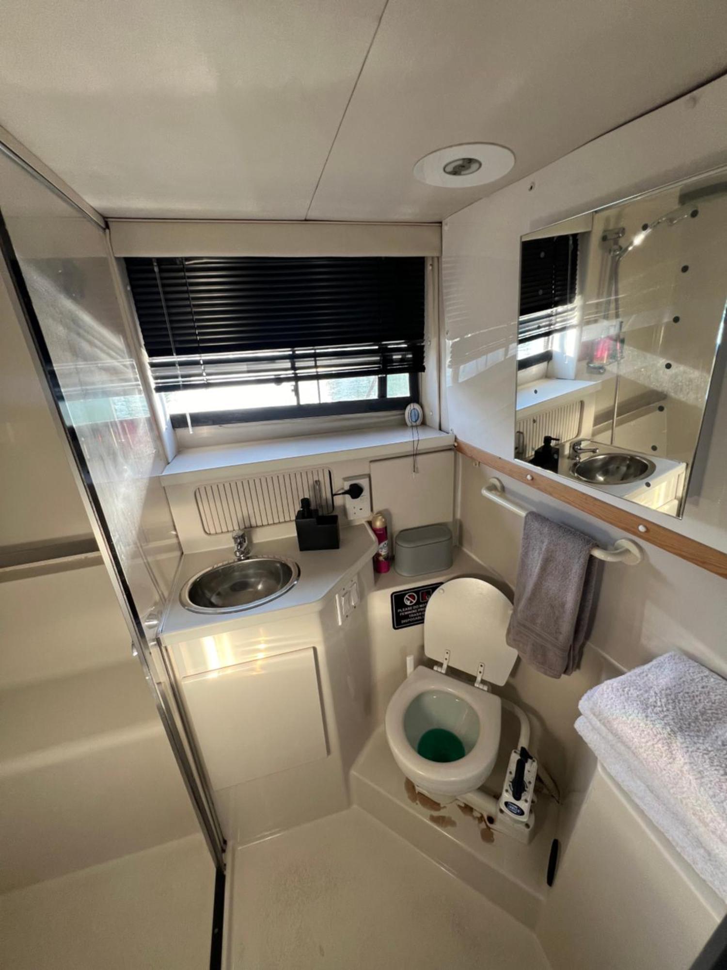 Yacht "X" - 44 Foot Modern Yacht On 5 Star Ocean Village Marina - Minutes Away From City Centre And Cruise Terminals, Free Parking ,Spa Package Available! サウサンプトン エクステリア 写真